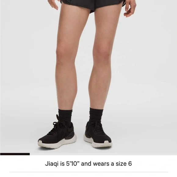 Lululemon Hotty Hot High-Rise Lined Short 4" size 6 - Picture 5 of 7